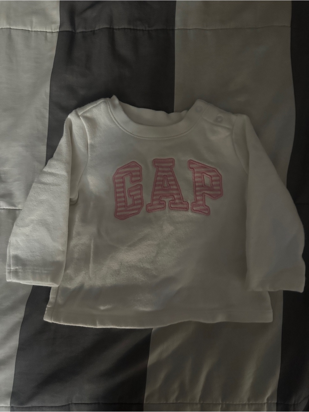 GAP White Long-Sleeve Shirt with Pink Logo